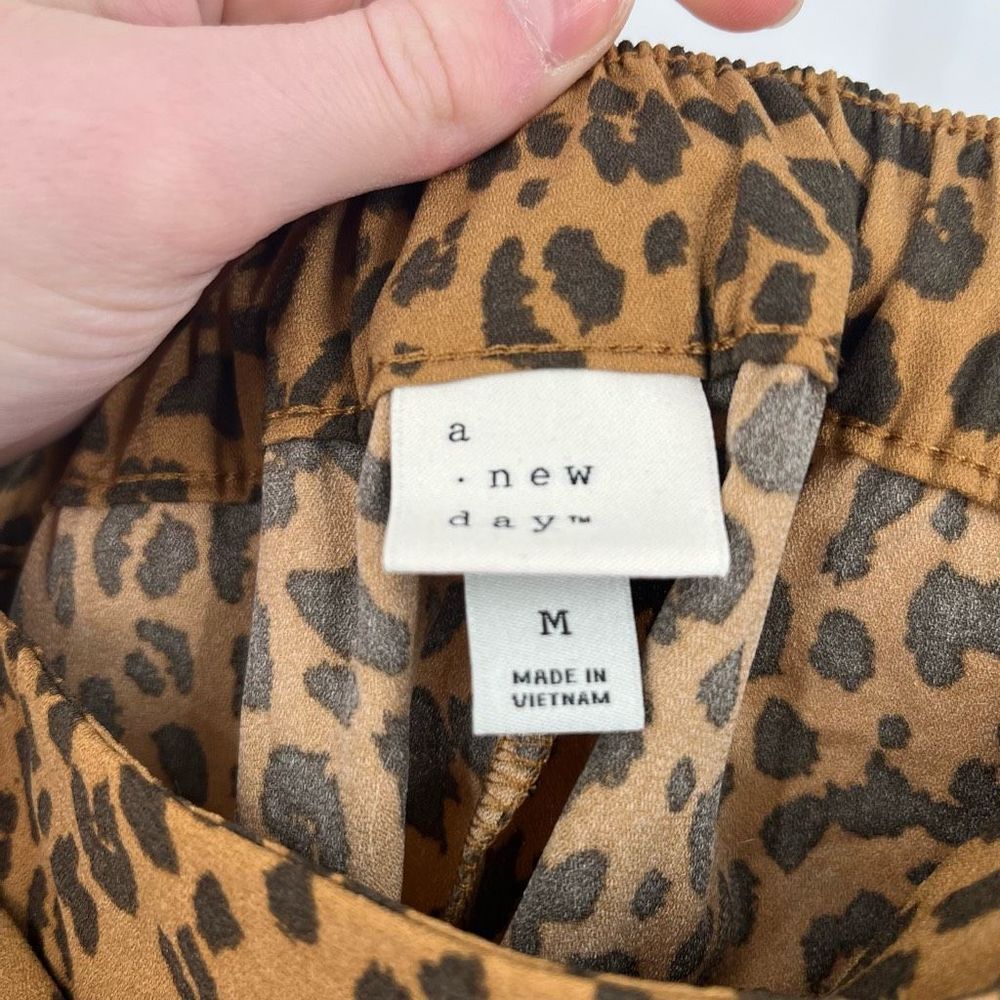 NWT A New Day Leopard Shorts size medium animal print cheetah - Picture 3 of 7